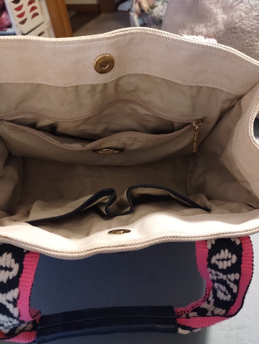 Tory Burch Beige Canvas Signature Tote . - Picture 2 of 5